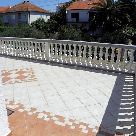3545-3 For 2 + 2 Pers. In Biograd na Moru