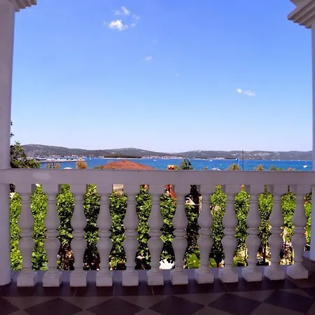 Apartman 3545-3 For 2 + 2 Pers. In Biograd na Moru